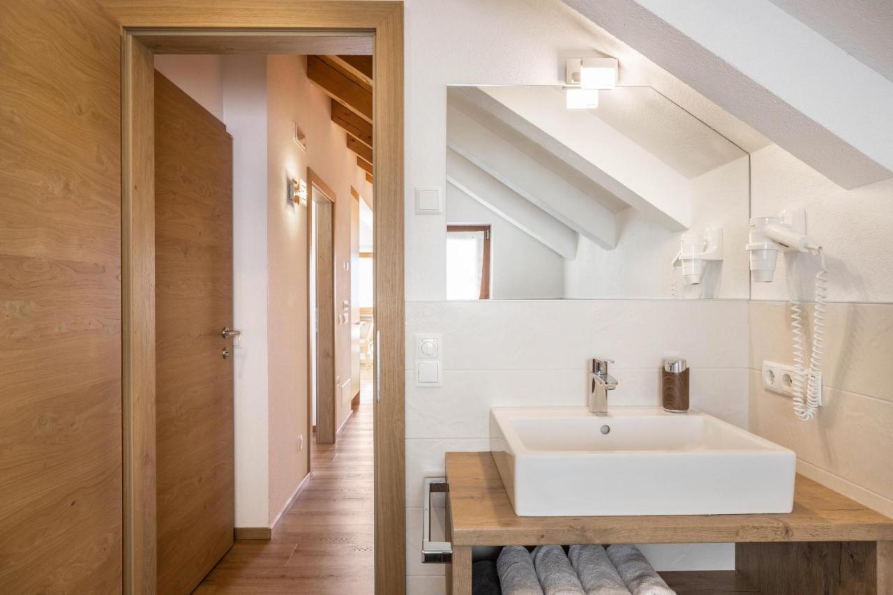 Ciasa Funtanies Sas Dla Crusc Apartment San Martino in Badia Bagian luar foto